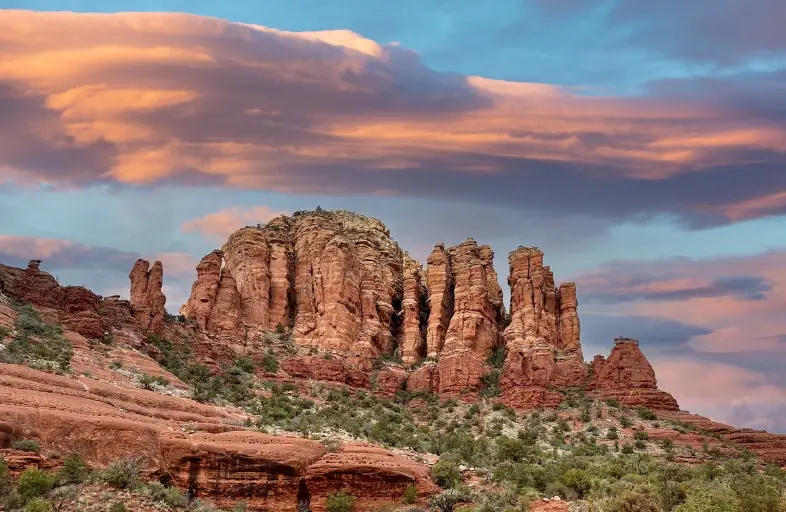 The Chapel trail is full of scenic views and is situated in Arizona. The hiking path of the Chapel trail leads to the stunning Holy Cross. 